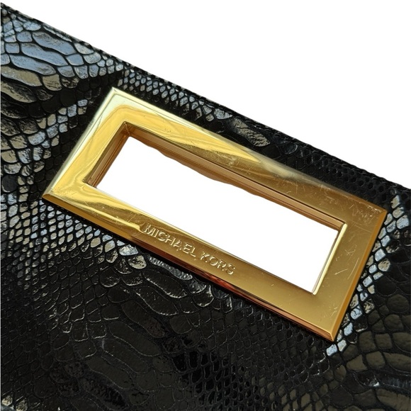 MICHAEL KORS - BERKLEY CLUTCH BAG BLACK PATTEN LEATHER SNAKESKIN GOLD - Picture 3 of 7